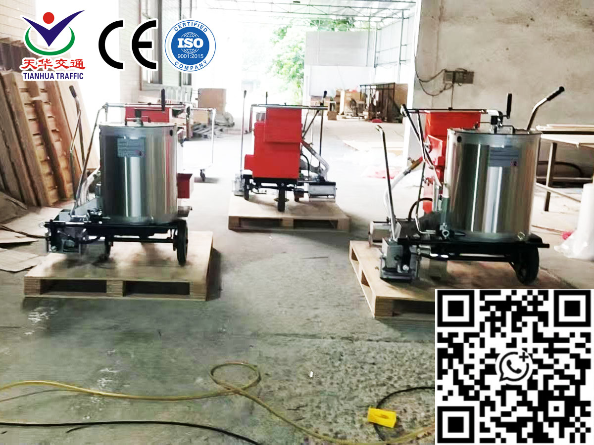 Hand push thermoplastic road marking machines packed in plywood wooden cases for Oman shipment